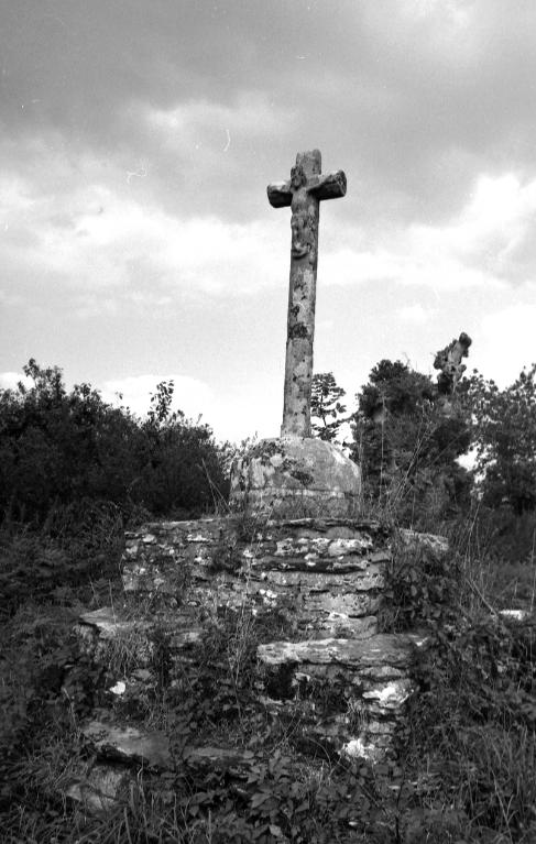 Croix monumentale, Kerhervé (Laz)