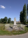 Monument commémoratif, les Cruaux (Guipel)