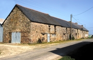 Les maisons et fermes en alignement sur la commune de Plélan-le-Grand
