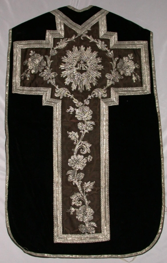 Ornement noir 1 : chasuble, étole