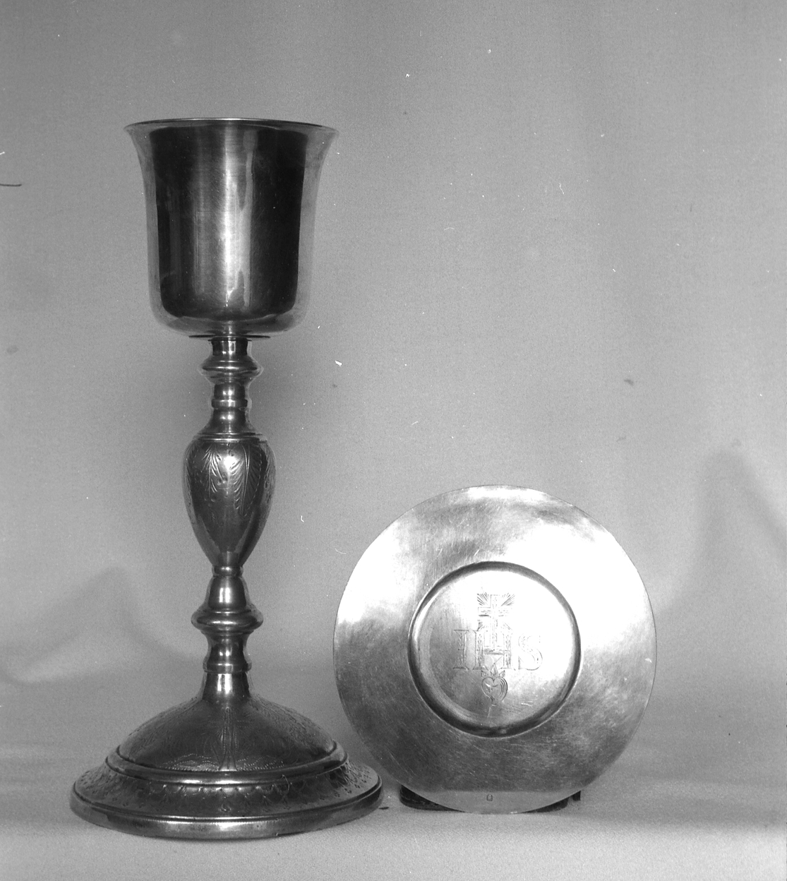 Calice, patène (1), église paroissiale Saint-Aignan (Saint-Aignan)