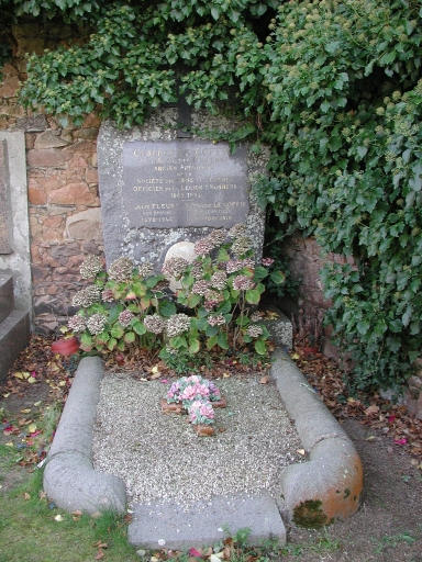 Tombeau de Charles Le Goffic (Trégastel)
