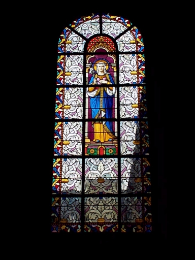 Verrière de la baie 4 (verrière figurée) : sainte Clotilde (?)