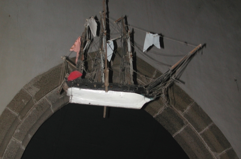 Maquette ex-voto suspendue : trois-mâts