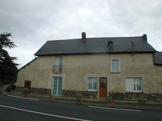 Ferme, le Portail (La Mézière)
