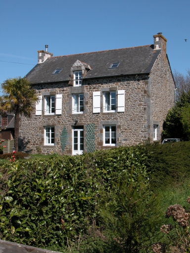 Maison, 24 rue de la Libération (Pleugueneuc)