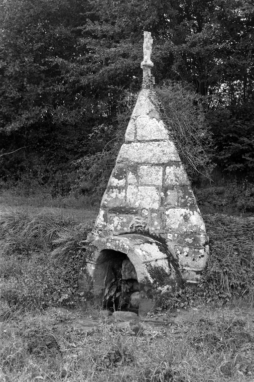 Fontaine de Dévotion, Kergiquel (Callac)