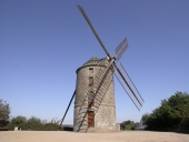 Moulin à vent dit moulin Rouge, puis moulin de Saint-Lazare (Lamballe fusionnée en Lamballe-Armor en 2019)