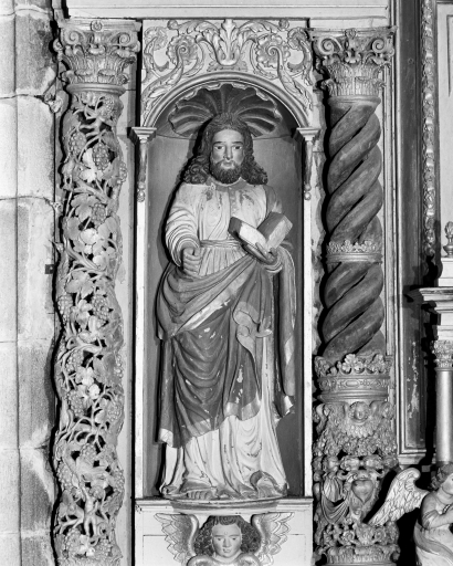 Statue d'apôtre