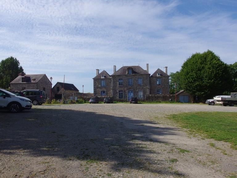 Architecture publique ou collective sur la commune de Hédé (fusionnée avec Bazouges-sous-Hédé pour former la commune de Hédé-Bazouges en 2009).