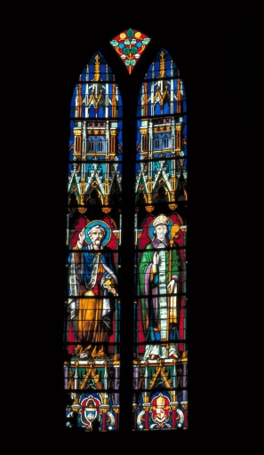 Verrière à personnages de la baie 100 : saint Pierre, saint évêque