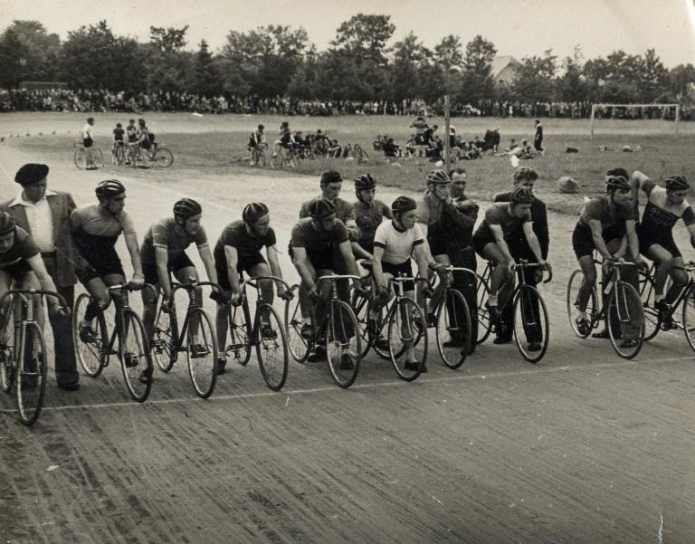Vélodrome de Bolumet, actuellement logements HLM du Vélodrome (Pontivy)