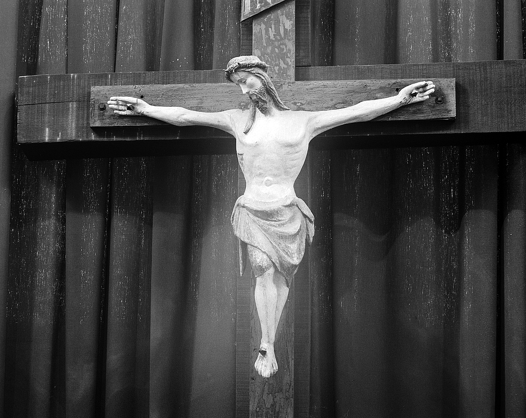 Croix (demi-nature), église paroissiale Saint-Adrien (Santec)