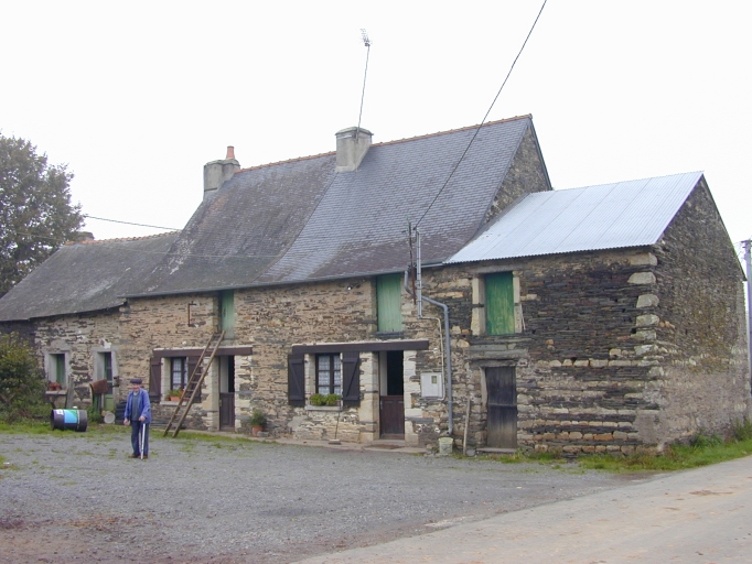 Alignement de deux fermes, la Piassais (Renac)