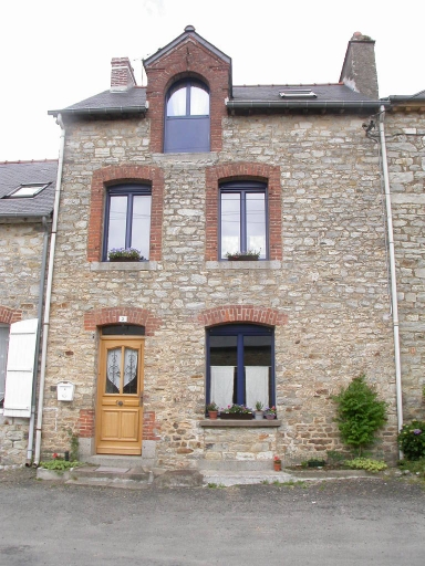 Maison, 2 cours du Vieux Marché (Saint-Germain-sur-Ille)