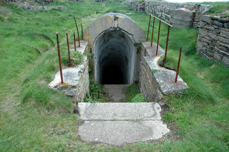 Vue de l'escalier d'accès au poste de projecteur (état en 2006)