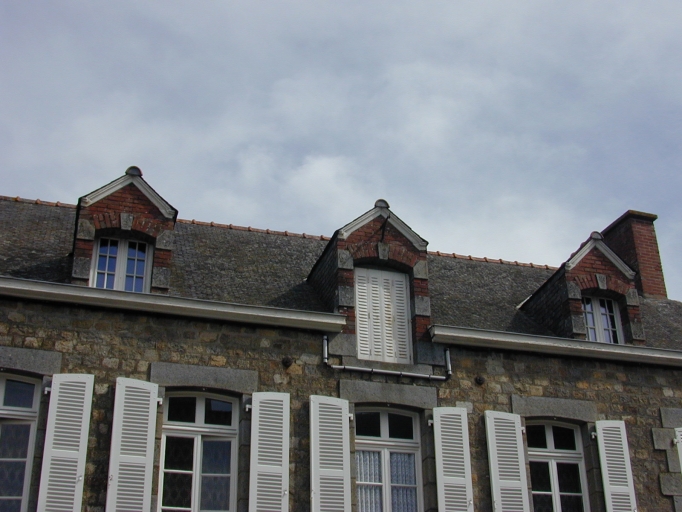 Maison, 7 place de l'Eglise (Feins)