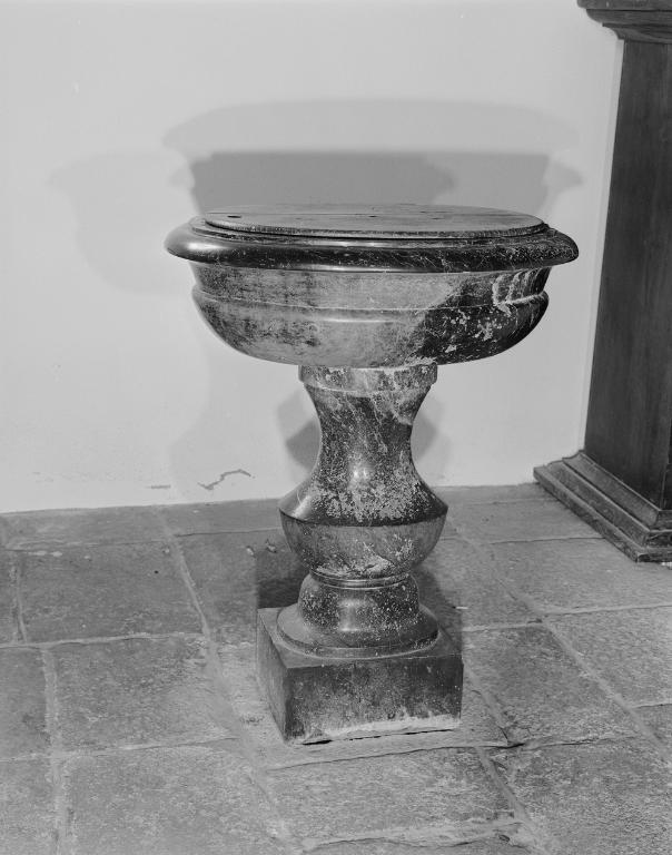 Fonts baptismaux, église paroissiale Saint-Symphorien (Surzur)