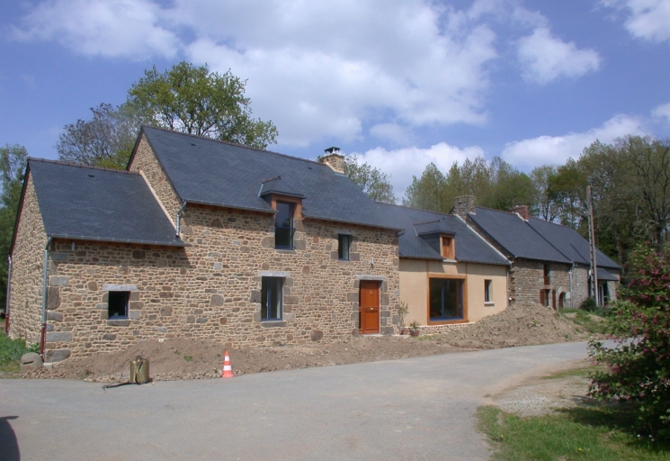 Fermes, alignement de plusieurs logis, Launay (La Chapelle-aux-Filtzméens)