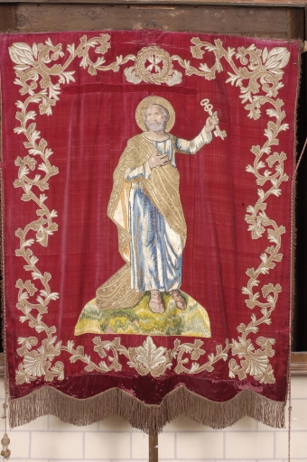 Bannière de procession : Saint Pierre, Christ en croix