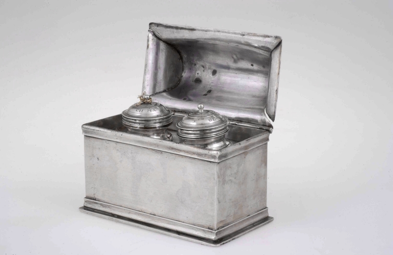 Coffret aux saintes huiles