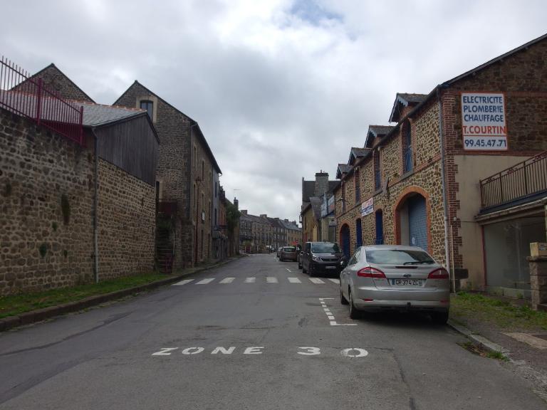 Rue de la Barrière (Hédé fusionnée avec Bazouges-sous-Hédé pour former la commune de Hédé-Bazouges en 2009)