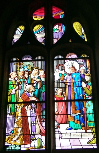 Verrière à personnages de la baie 11 : saint Louis rapporte la couronne d'épines