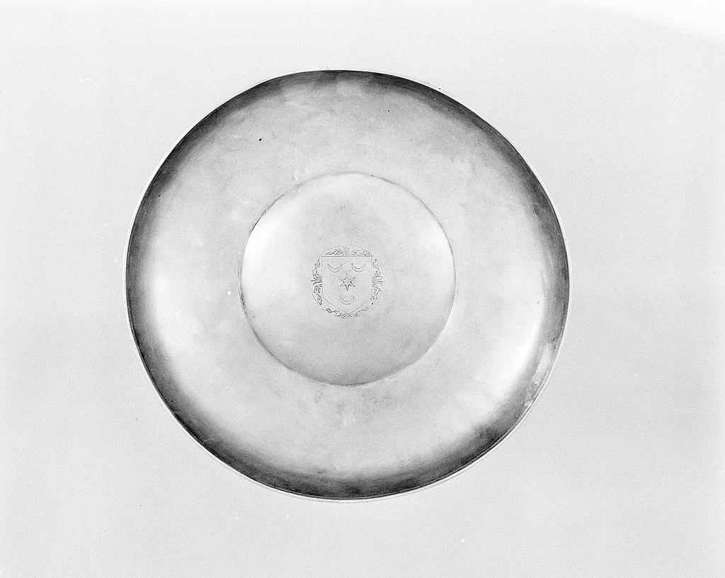 Plat de quête, église paroissiale Saint-Servais (Saint-Servant-sur-Oust)