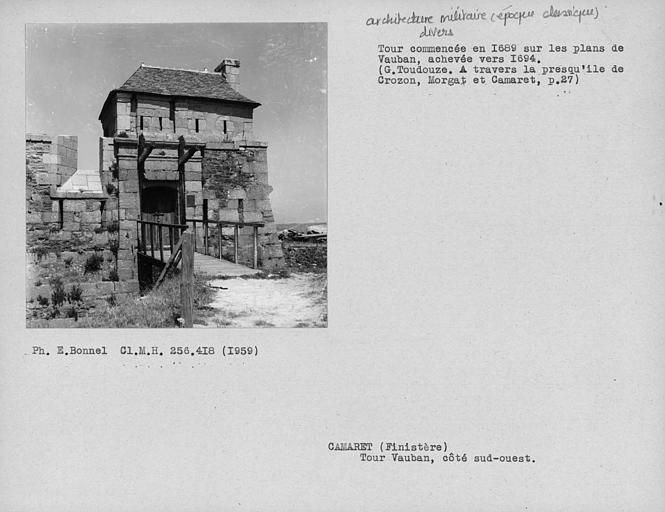 Tour Vauban : tour et batterie basse semi-circulaire, le Sillon, Anse de Camaret (Camaret-sur-Mer)