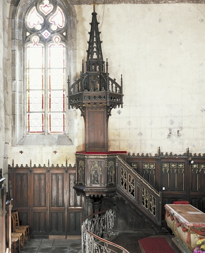 Ensemble de mobilier religieux