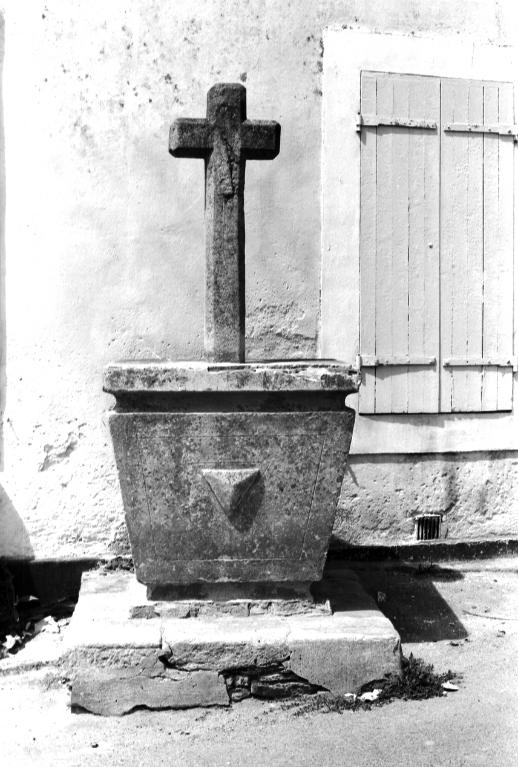 Croix de chemin dite Croix des morts, place Notre-Dame (Locmaria)