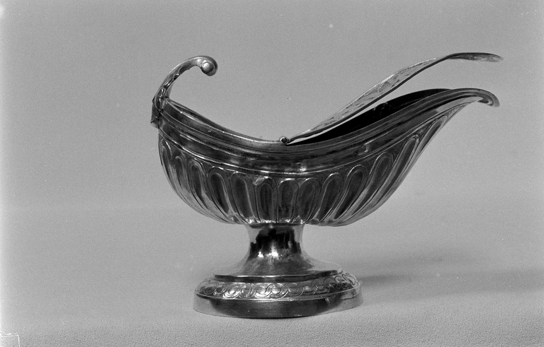 Navette à encens, église Paroissiale Saint Pierre-Apôtre (Carnoët)