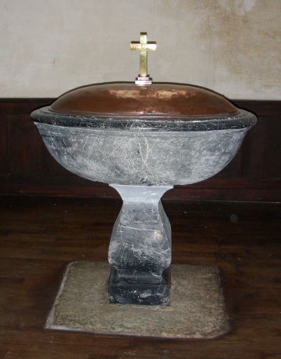 Fonts baptismaux et couvercle