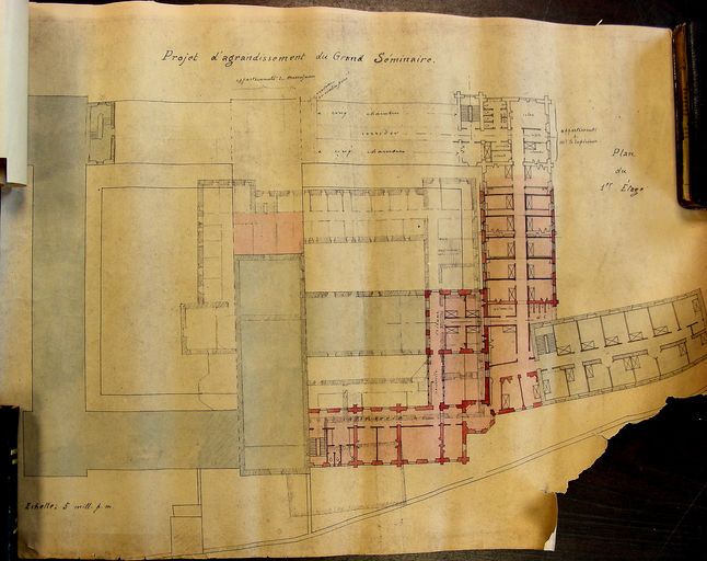 Séminaire dit Grand Séminaire, anciennement couvent des Capucins, puis couvent d'Ursulines ; actuellement Maison du Diocèse,rue Monseigneur Tréhiou (Vannes)