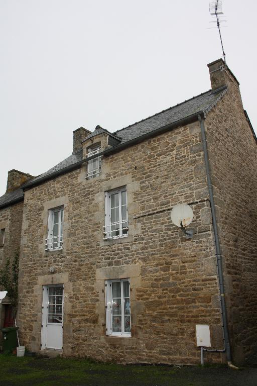 L'habitat du bourg (Vildé-Guingalan)