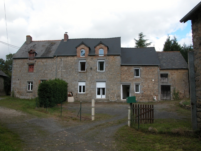 Ferme, actuellement maisons, le Liard (Dingé)