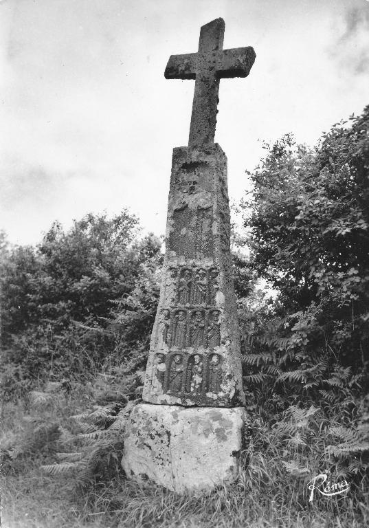 Croix des Douze Apôtres (Logonna-Daoulas)