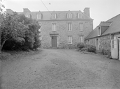 Ancien presbytère, actuellement mairie, 1 rue de Pleubian (Pleumeur-Gautier)