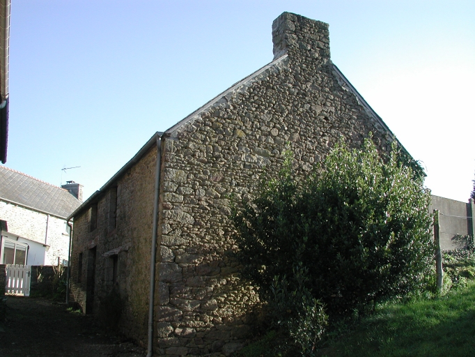 Alignement de 2 maisons, le Bas Rouault (Tressé fusionnée en Mesnil-Roc'h en 2019)