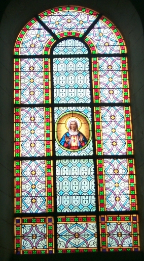 Verrière à personnages de la baie 3 : Vierge, dite Notre-Dame du Sacré Cœur