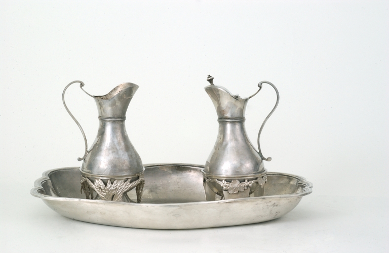 Plateau à burettes, burettes