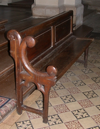 34 Bancs de fidèles
