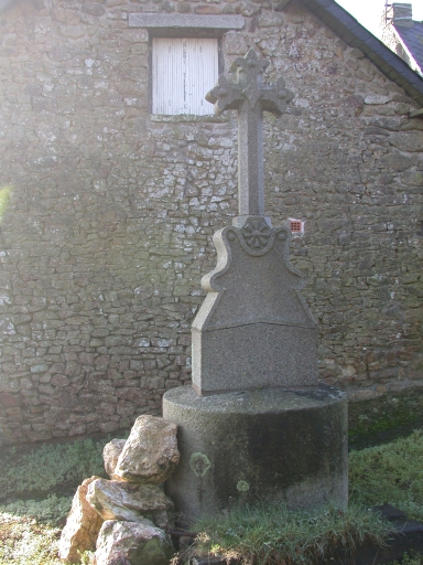 Croix de chemin, la Hulinière (Le Pertre)