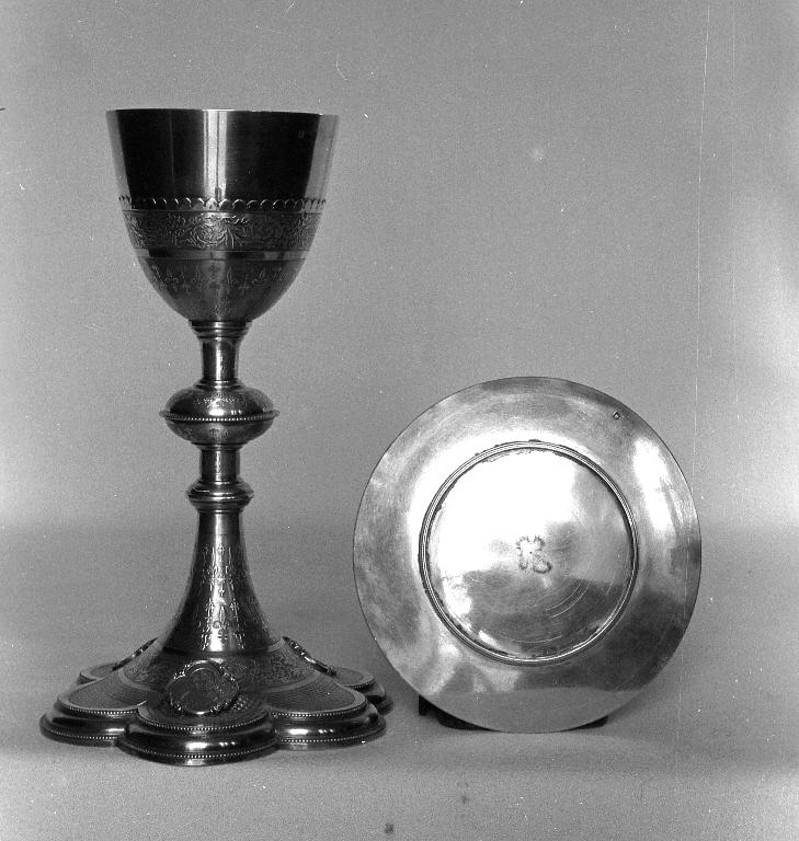 Calice & patène 4, église paroissiale Saint-Pierre, Saint-Paul (Loyat)