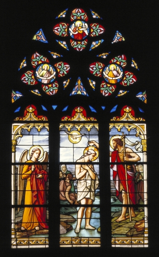 Verrière (verrière à personnages) : Baptême du Christ (baie n° 6), rue Saint-Etienne (Jugon-les-Lacs fusionnée en Jugon-les-Lacs - Commune nouvelle en 2016)