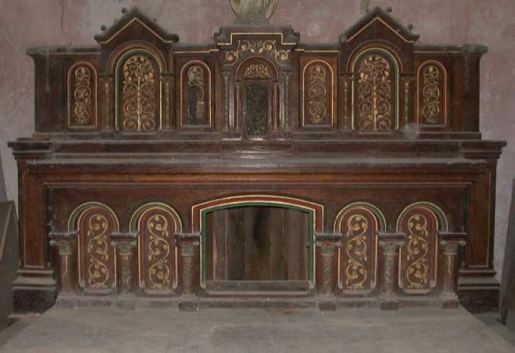 Ensemble du maître-autel : autel, tabernacle, gradin d'autel, 2 degrés d'autel
