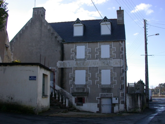 Ancien hôtel de voyageurs dit Hôtels A la Descente des Voyageurs puis Hôtel des Voyageurs, Ploumanac'h, 15 rue du Port (Perros-Guirec)