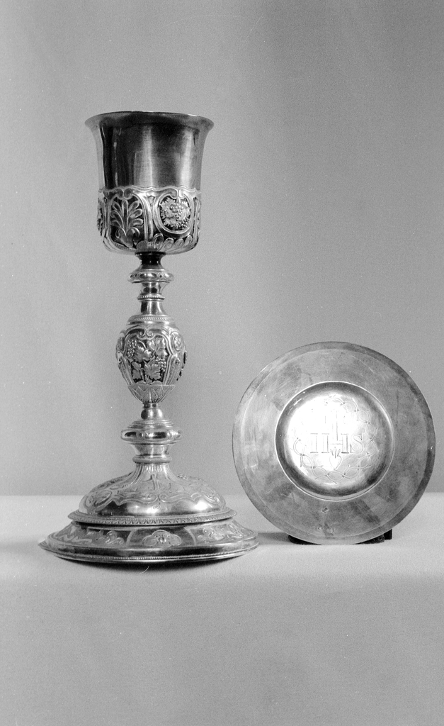 Patène, église paroissiale Notre-Dame (Plévin)