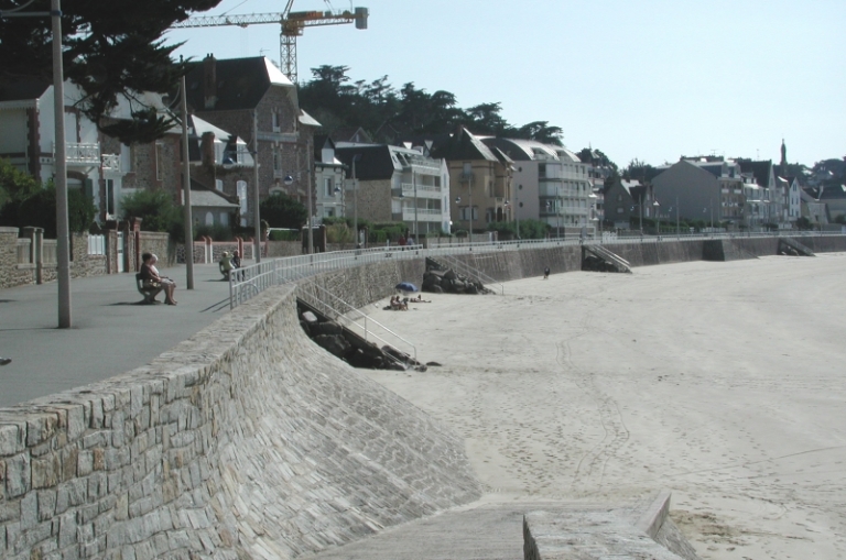 La digue-promenade du Val-André (Pléneuf-Val-André)