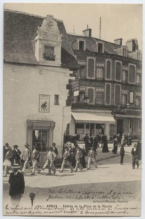 Maisons, 1-3 place de la République (Auray)